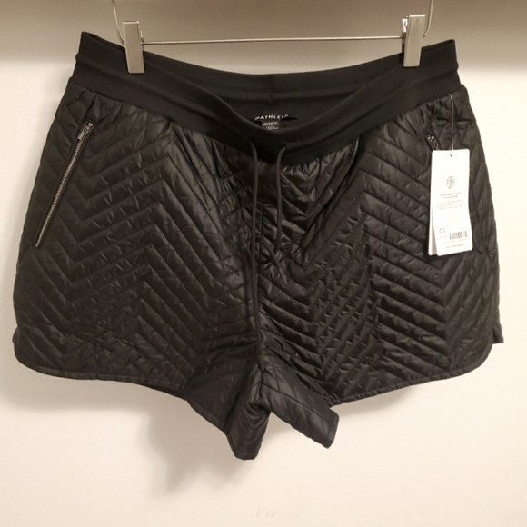 NWT Athleta "Apres Ski" Quilted mini short. Black. Size 14. Plus size. - Picture 3 of 13